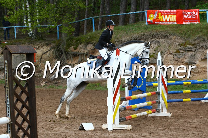 005L5098_Donna Victoria_Spring WB_E.JPG